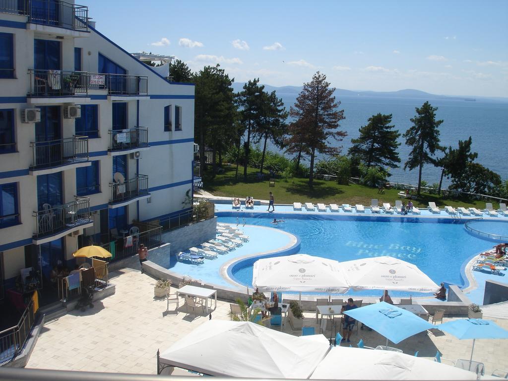 Blue Bay Palace Apart Complex Pomorie Exterior photo