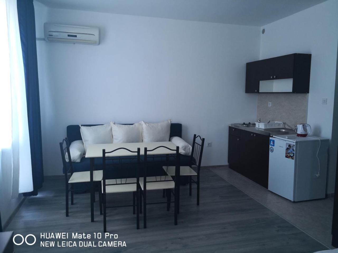 Blue Bay Palace Apart Complex Pomorie Exterior photo